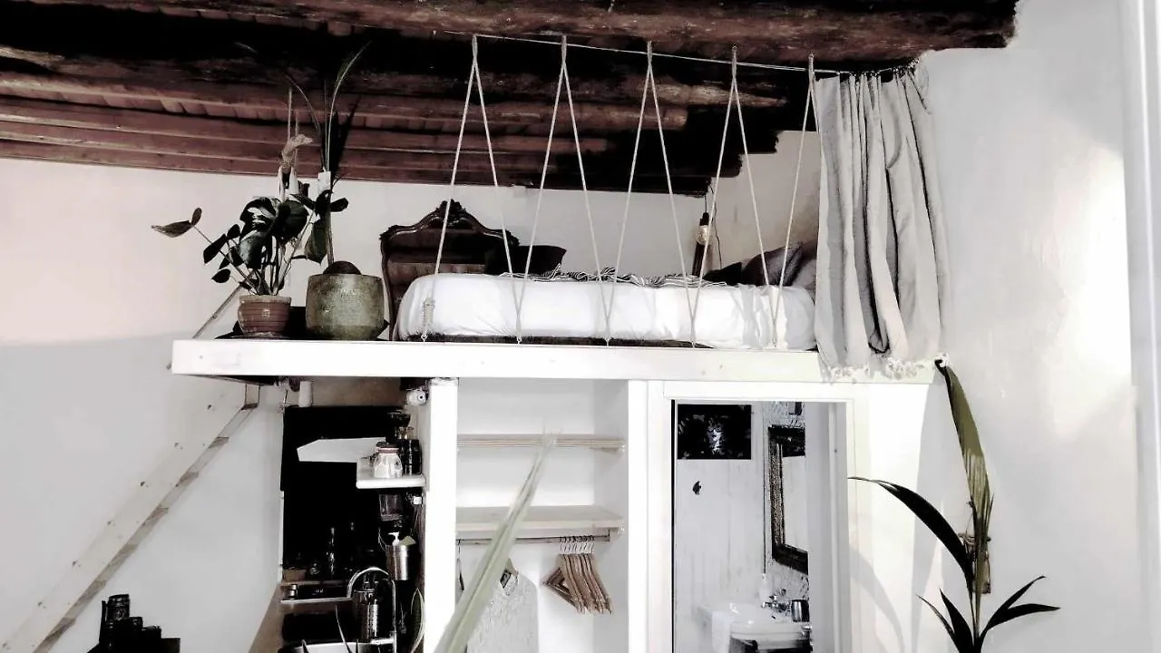 Bucrani Studio. Piccolo Loft Nel Centro Storico Di Palermo 0*,  Italy