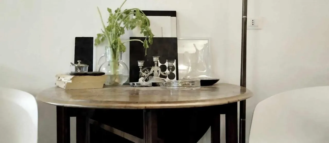 Apartment Bucrani Studio. Piccolo Loft Nel Centro Storico Di Palermo Italy
