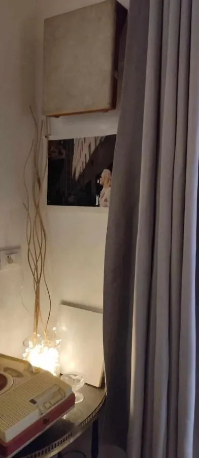 Bucrani Studio. Piccolo Loft Nel Centro Storico Di Palermo Italy