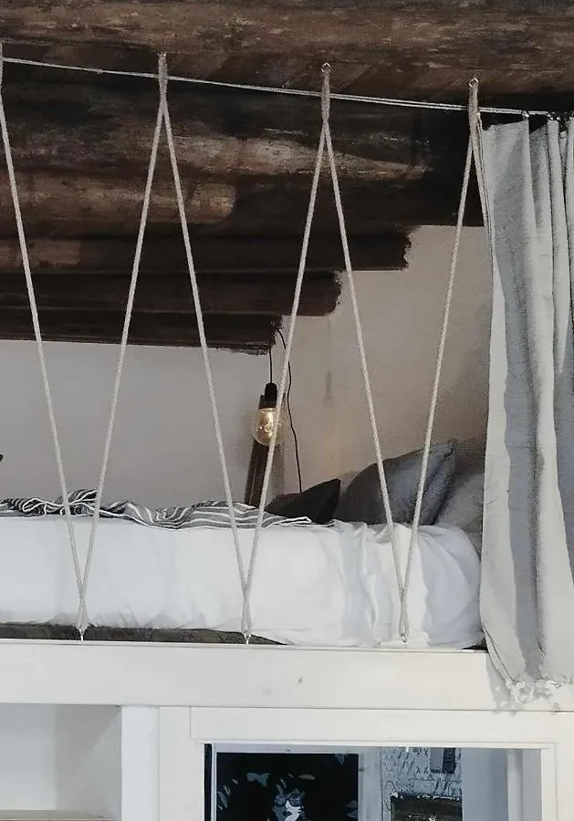 Apartment Bucrani Studio. Piccolo Loft Nel Centro Storico Di Palermo Italy
