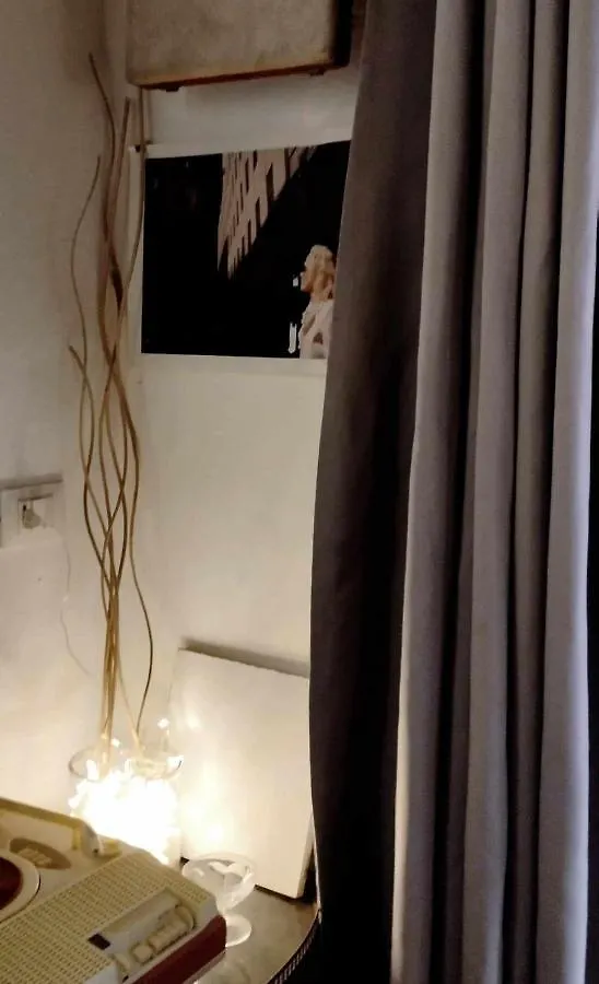 Apartment Bucrani Studio. Piccolo Loft Nel Centro Storico Di Palermo