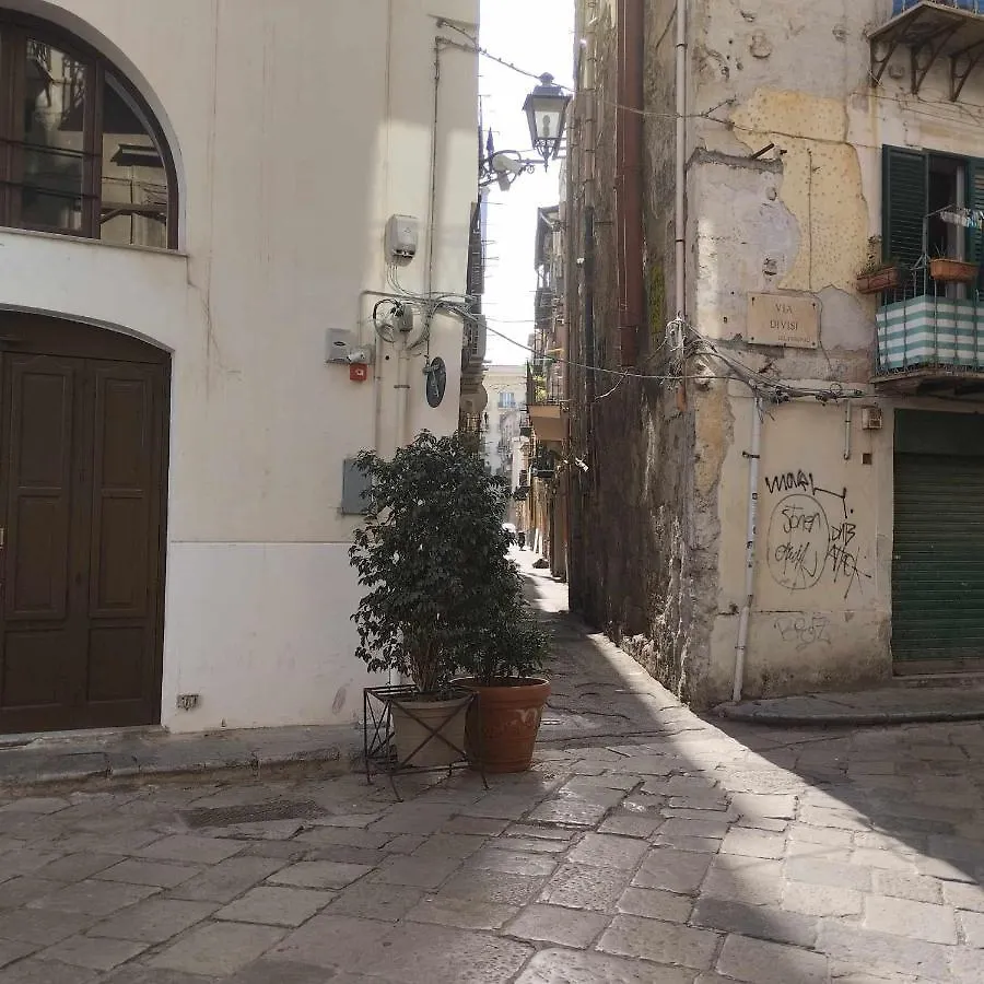 Bucrani Studio. Piccolo Loft Nel Centro Storico Di Palermo