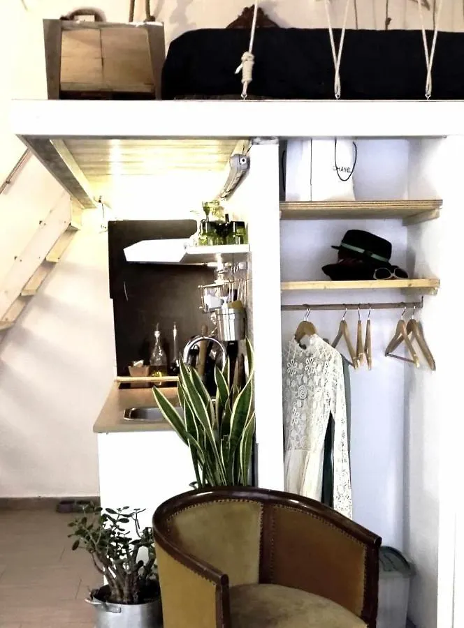 Apartment Bucrani Studio. Piccolo Loft Nel Centro Storico Di Palermo Italy